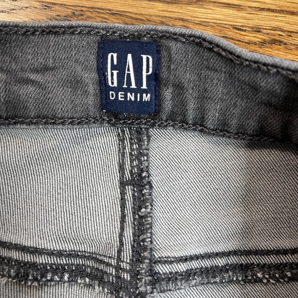 Gap 1969 Women’s Gray Distressed True Skinny Denim Jeans Size 32 Regular - Picture 3 of 10
